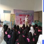 Siswi SMK Negeri 1 Sumbawa mengikuti RoadShow Wardah Beauty Moves Youth
